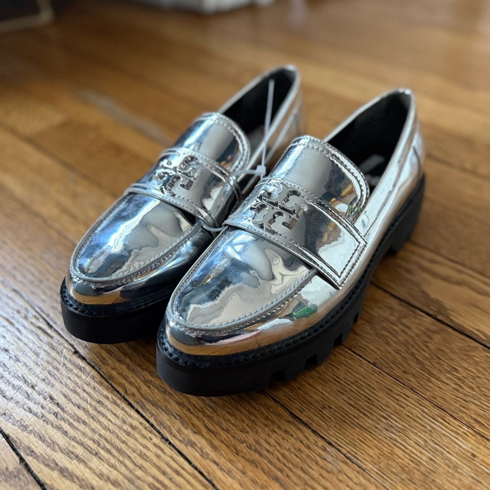 Tory Burch Classic Lug Loafers - Size 6.5 - NWOB